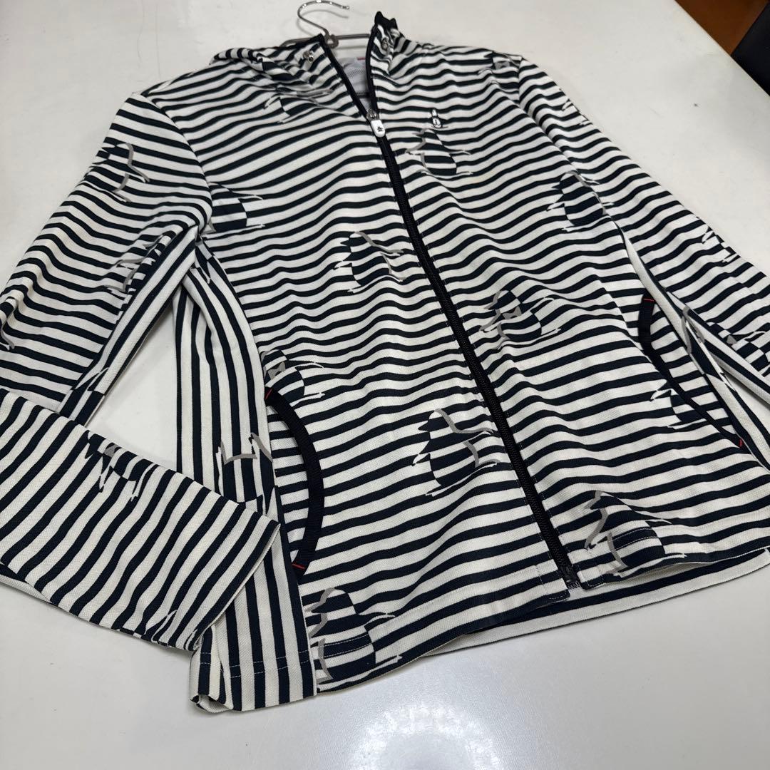 マンシングウェア (Munsingwear) のジップアップパーカー　Mサイズ