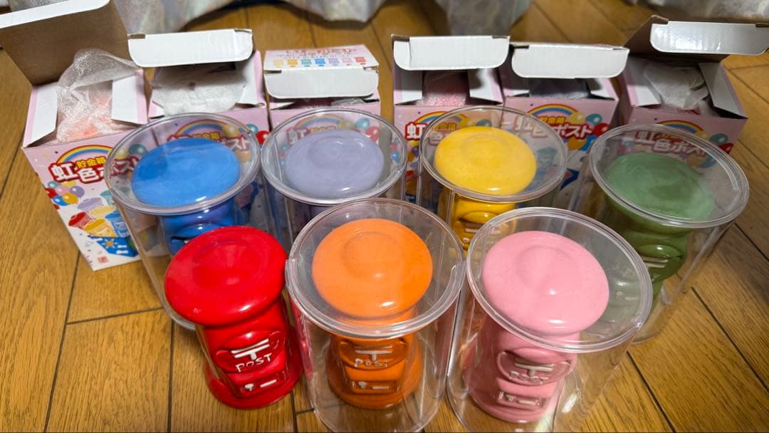 貯金箱　虹色ポスト　13点