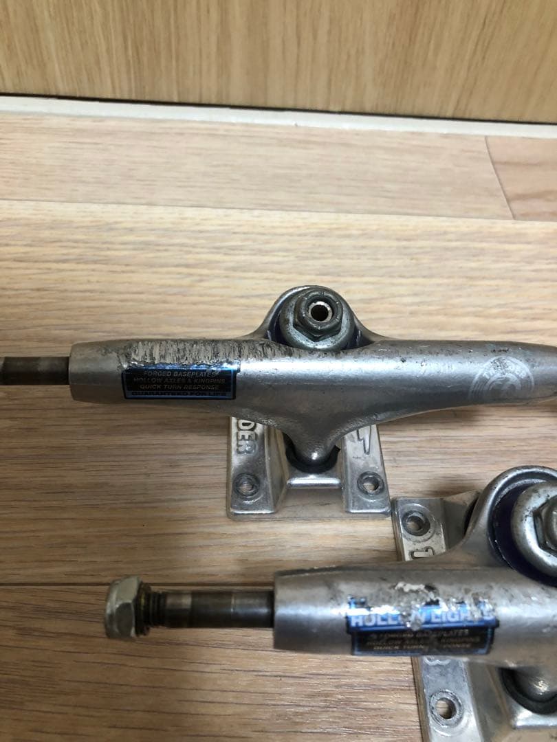 とりたい様THUNDER TRUCK HOLLOW LIGHTS 147 HI