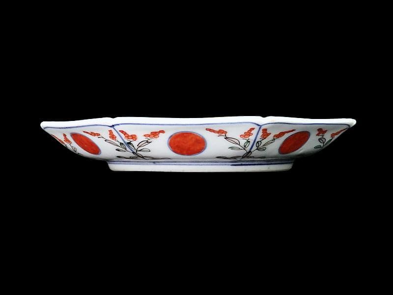 大聖寺伊万里　金襴手　菊花四方襷紋に団龍紋の図　７寸皿　607AS-DAg