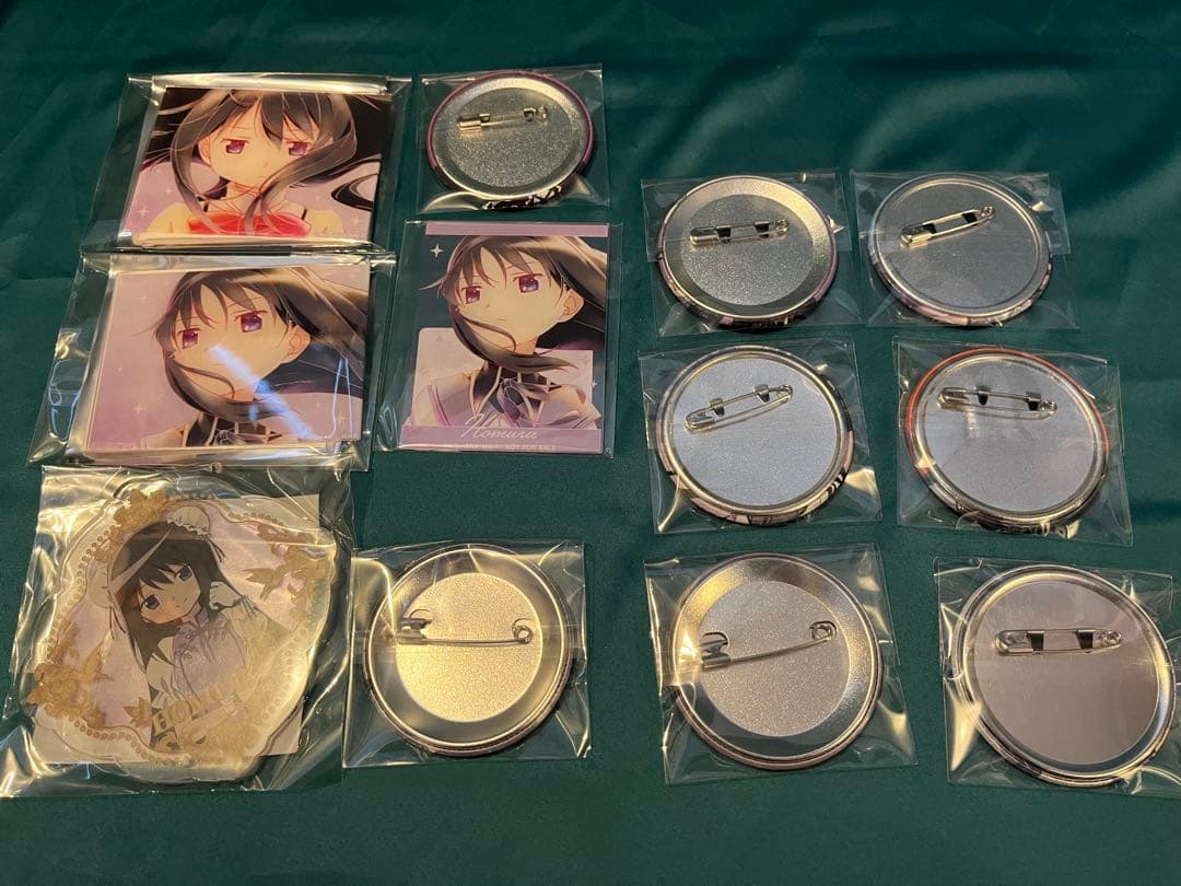 魔法少女まどか⭐︎マギカ　暁美ほむら缶バッジセット