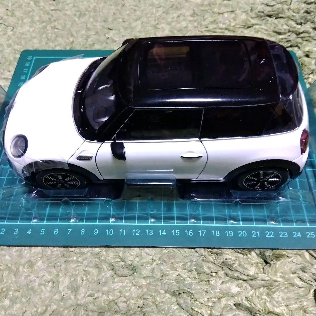 ミニクーパーS　ミニカー　1/18　模型　ミニクーパー　Mini Cooper