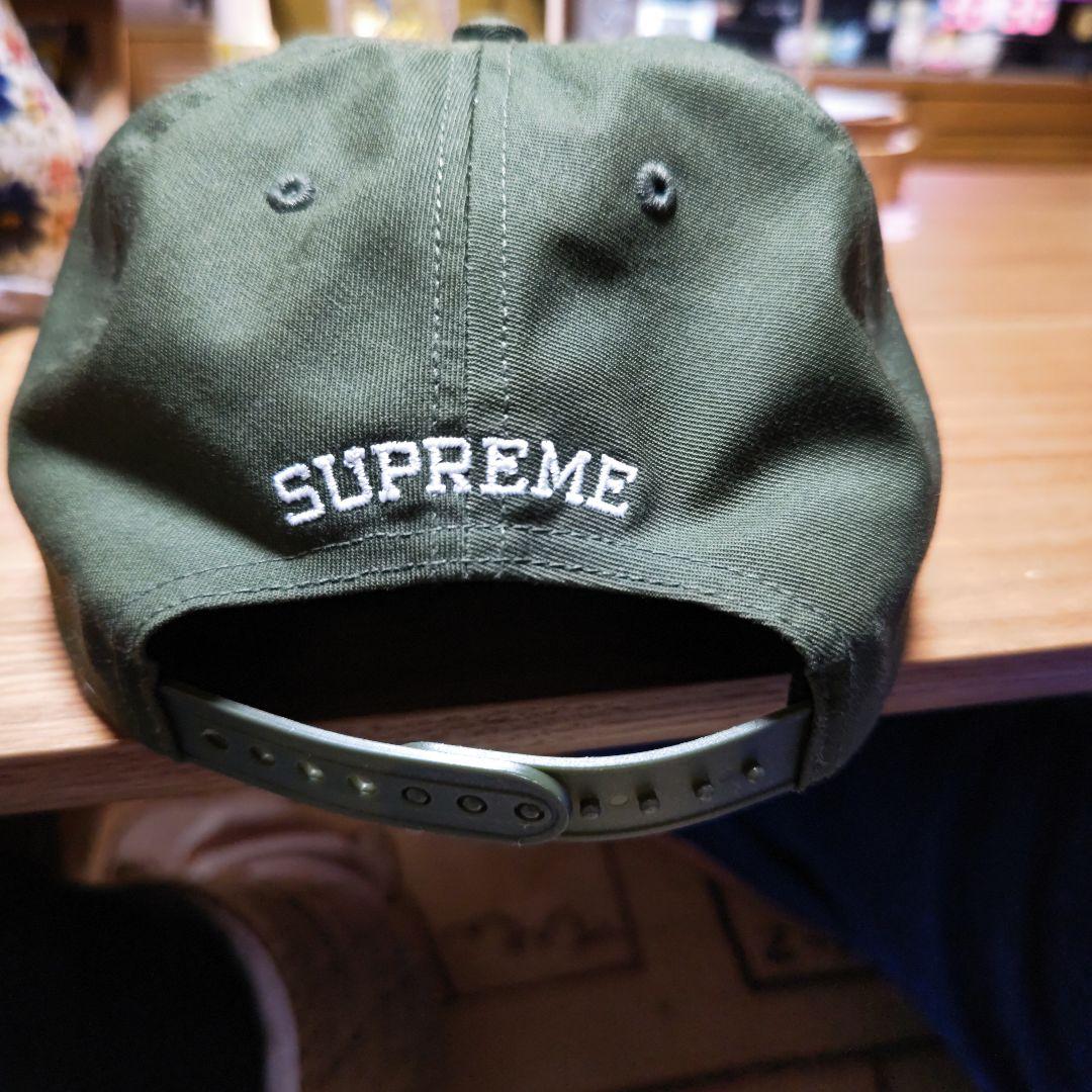 Supremeキャップ