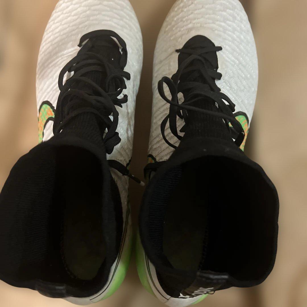 ひ*ん様 NIKEサッカースパイクMAGISTA27㌢
