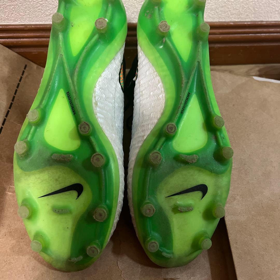 ひ*ん様 NIKEサッカースパイクMAGISTA27㌢