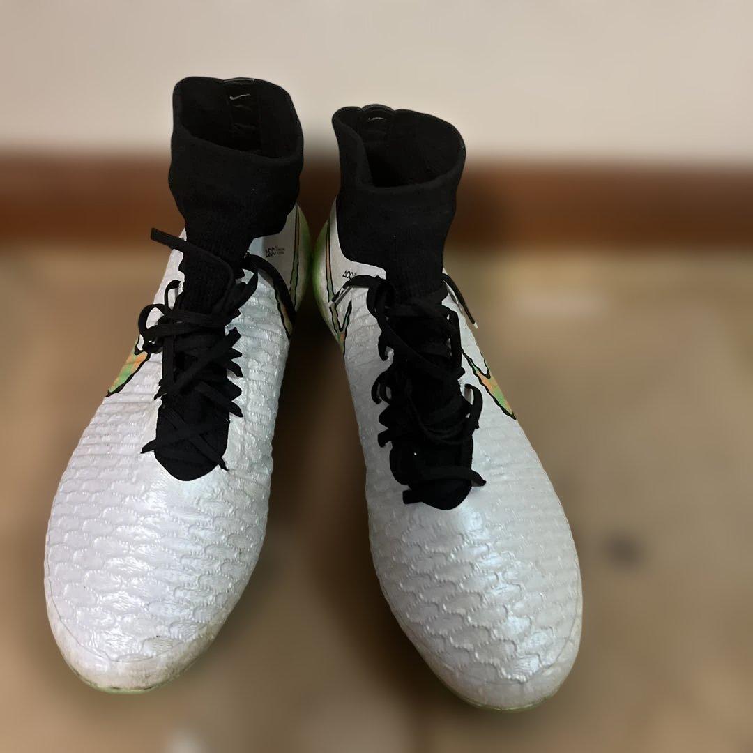 ひ*ん様 NIKEサッカースパイクMAGISTA27㌢