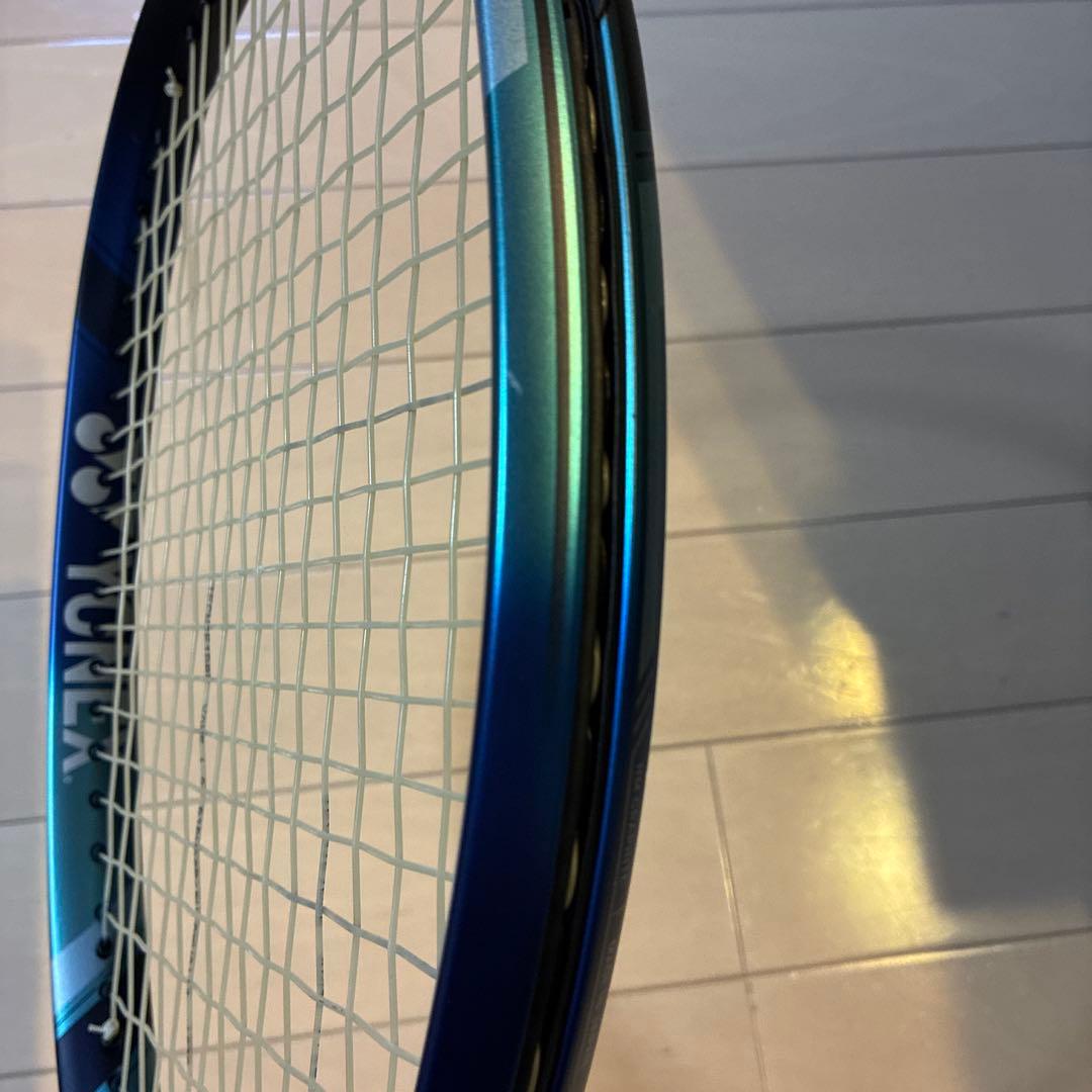 YONEX テニスラケット　EZONE100