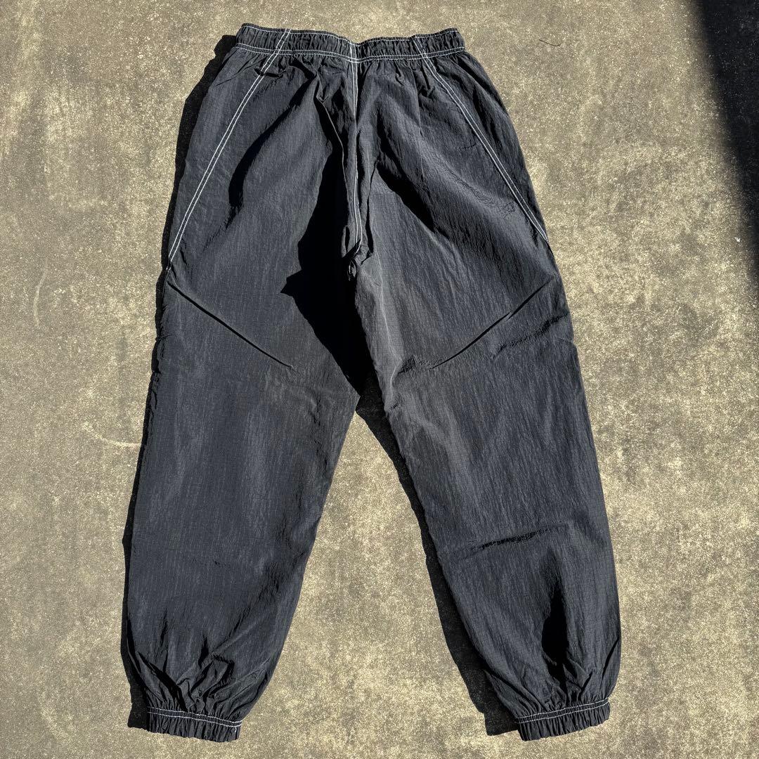 NIKE ナイキ スウッシュ ナイロンパンツ ステッチ トラックパンツ クロ M