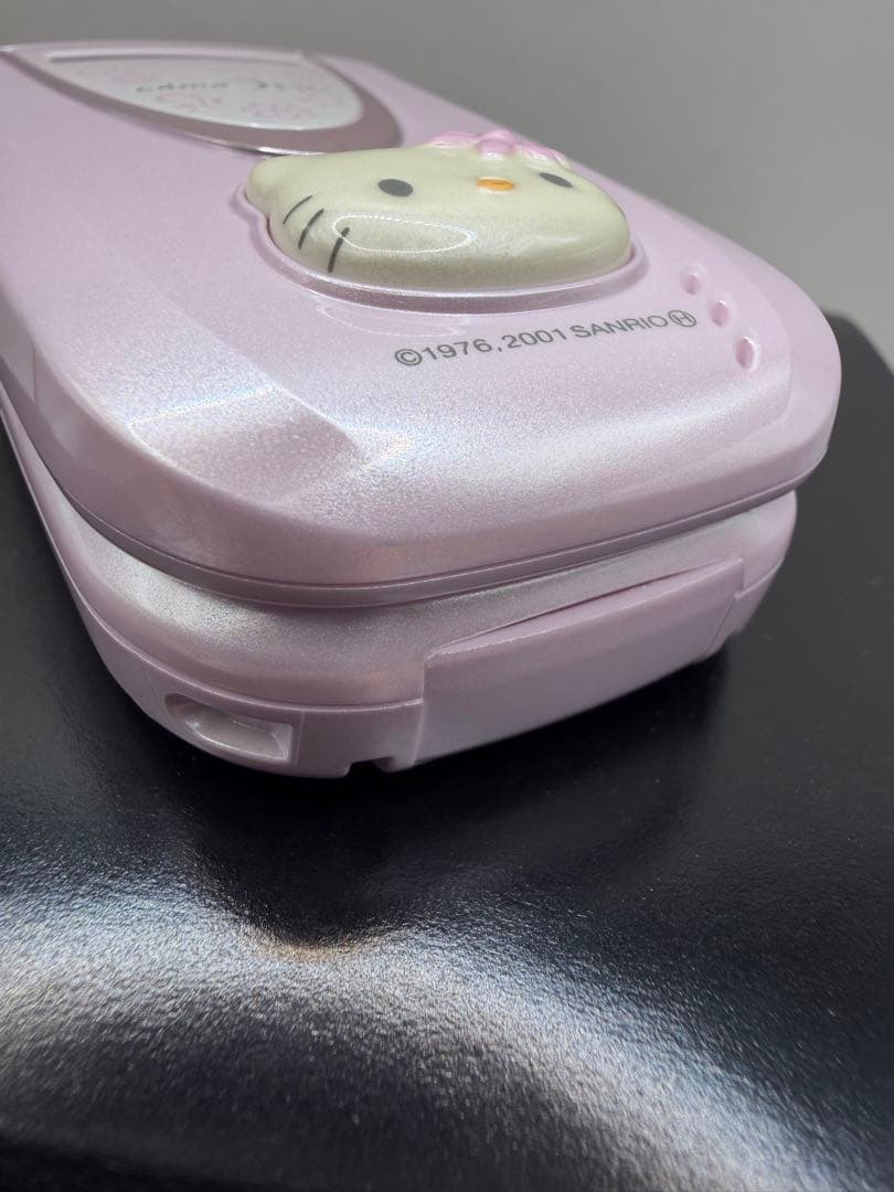 モックアップ　サンリオ　ハローキティ　ピンク　au cdma One