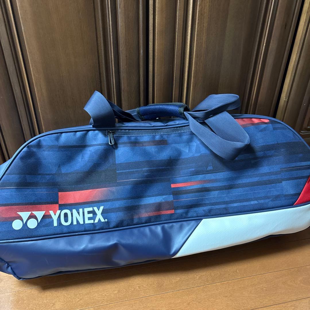 【らいる‼️】美品！YONEX ラケットバッグ ネイビー/レッド