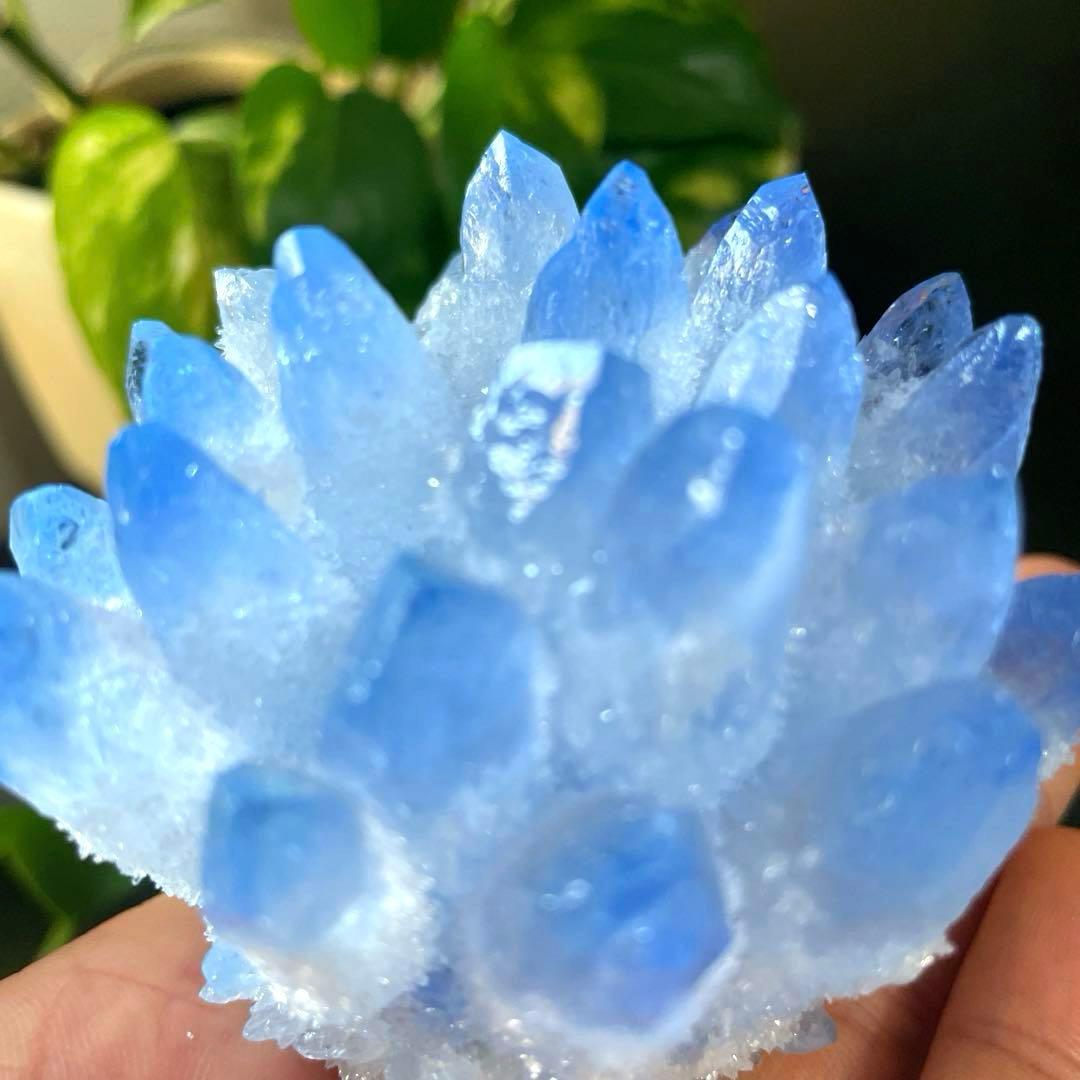 青い水晶のクラスター　天然石　鉱物　パワーストーン　クリスタル　レア　珍しい