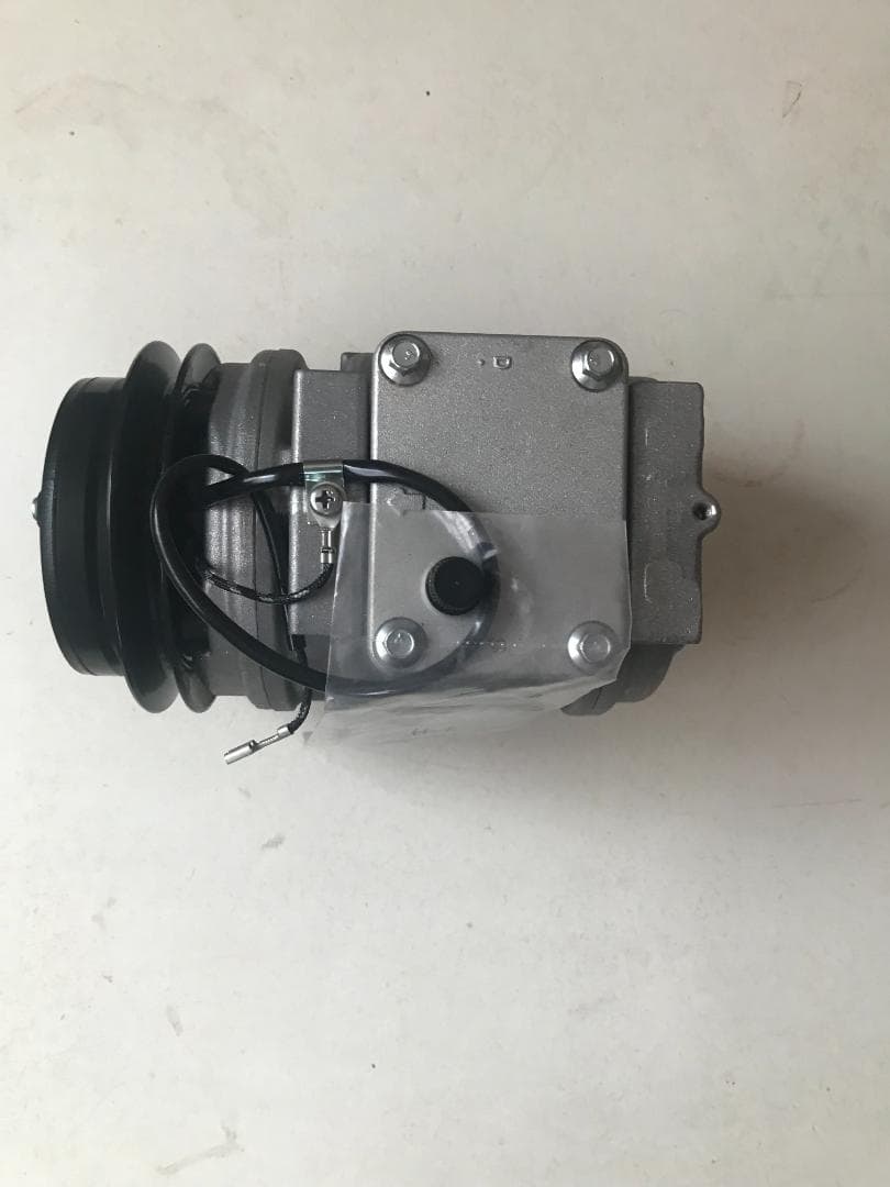 ポルシェ964用DENSO A/Cコンプレッサー 未使用品