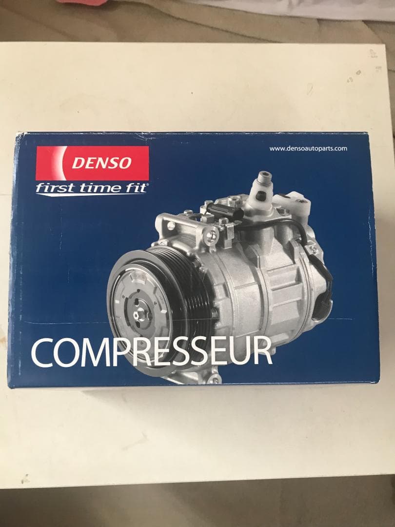 ポルシェ964用DENSO A/Cコンプレッサー 未使用品