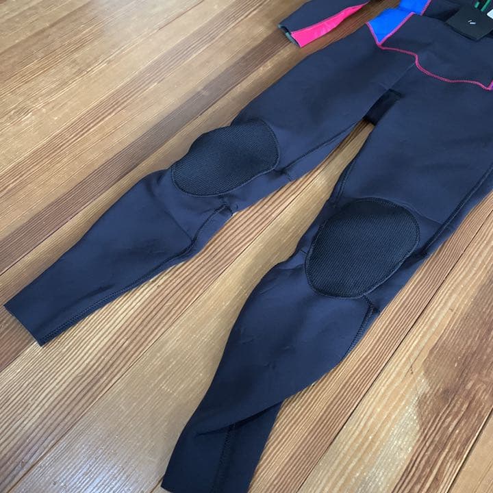 新品未使用　ロキシー ウエットスーツ 2/2MM フルスーツ 水着