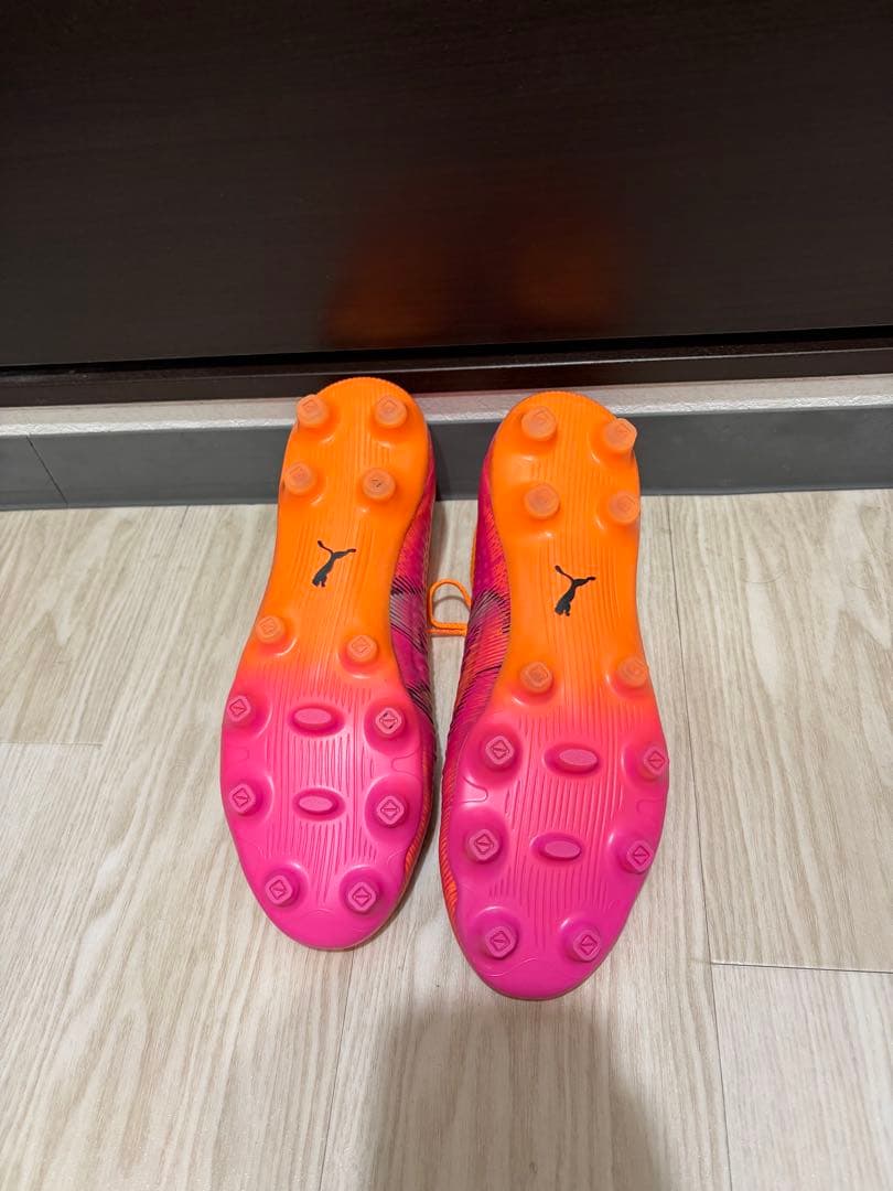 PUMA FUTURE サッカーシューズ オレンジピンク