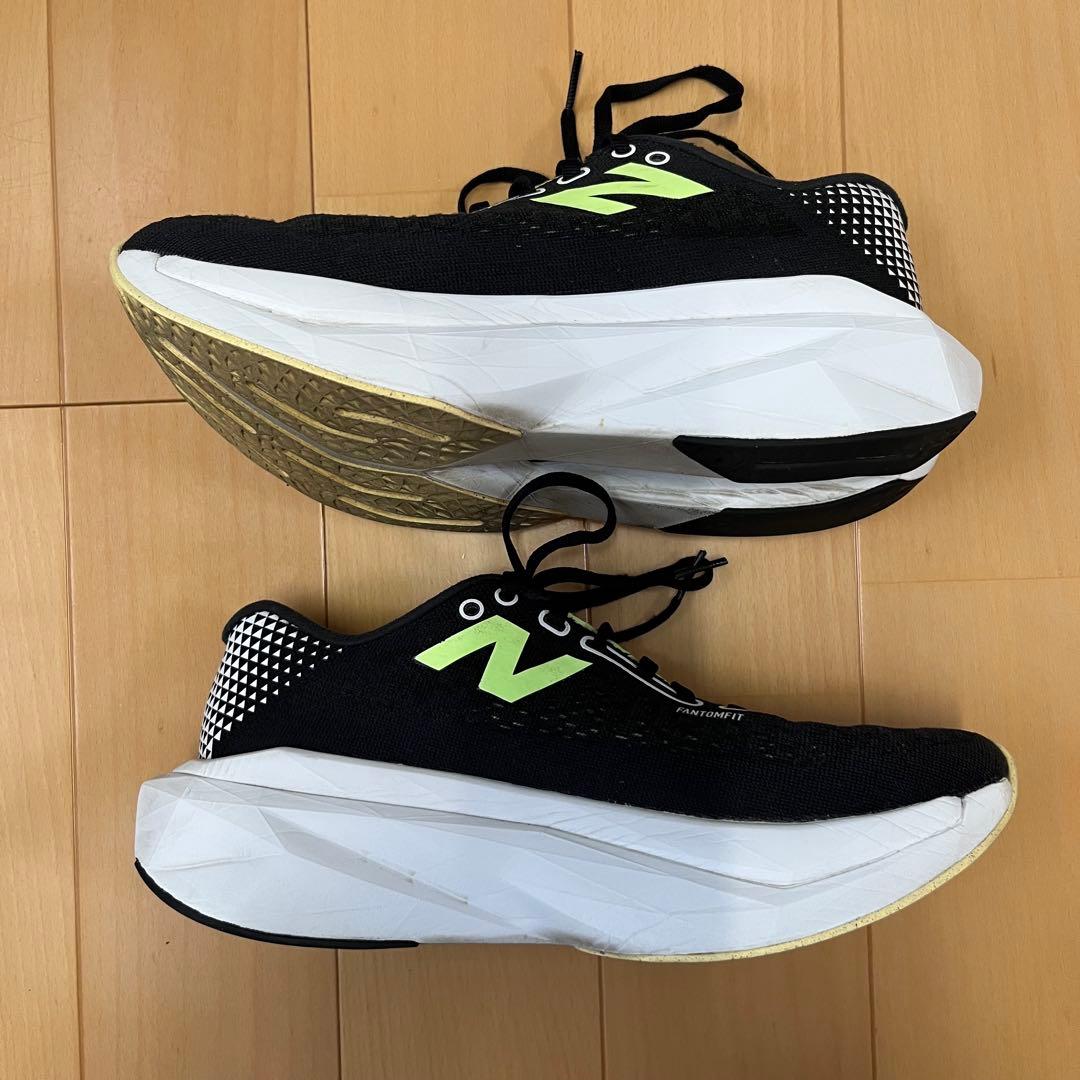 Newbalance FuelCell スーパーコンプトレーナー v3