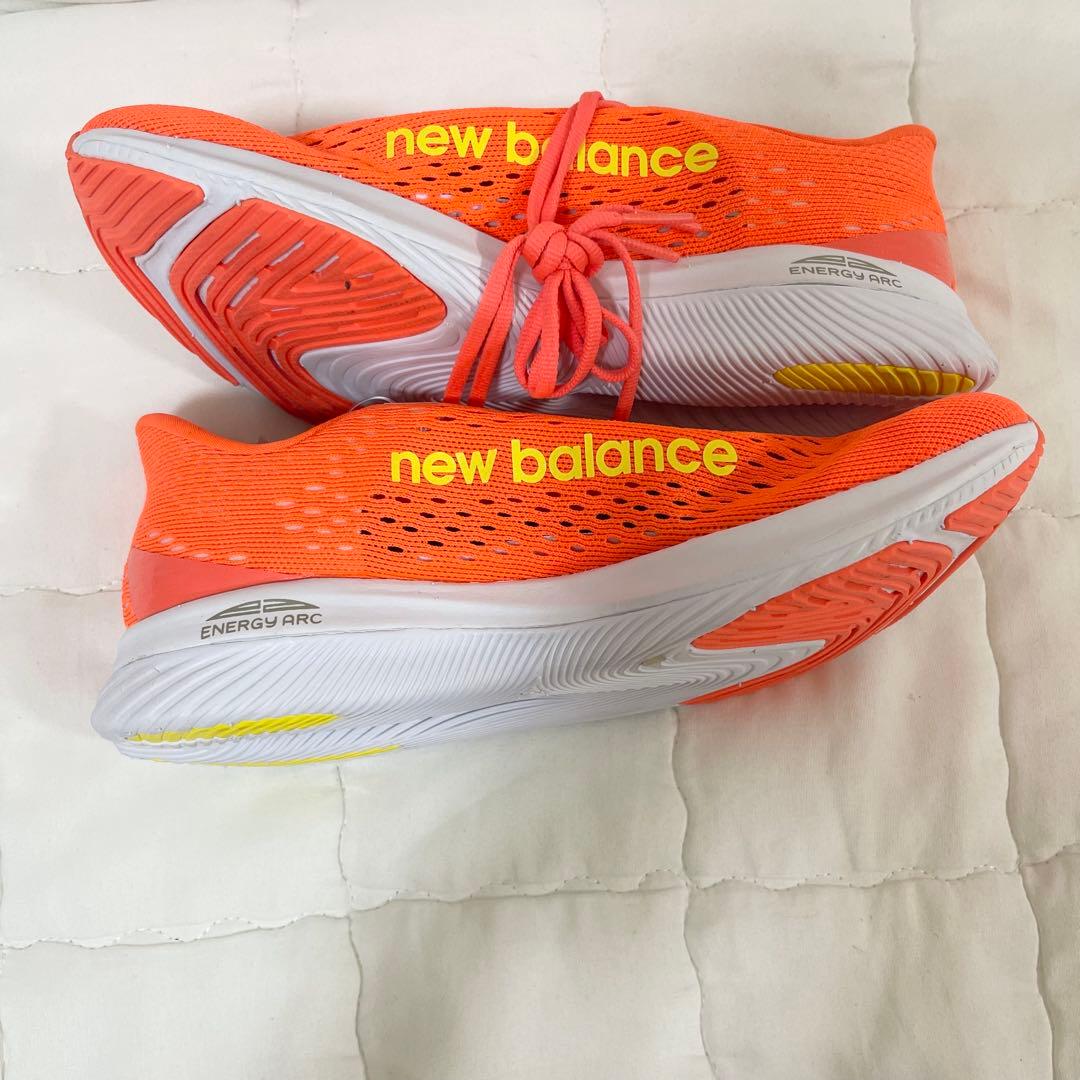 【新品】ニューバランス　フューエルセル スーパーコンプ ペーサー 23.0㎝
