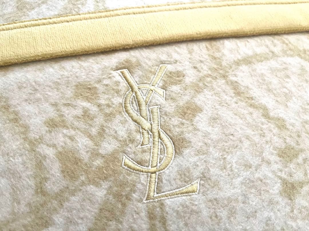 イヴサンローラン Yves Saint Laurent シルク100% 毛布⭐︎