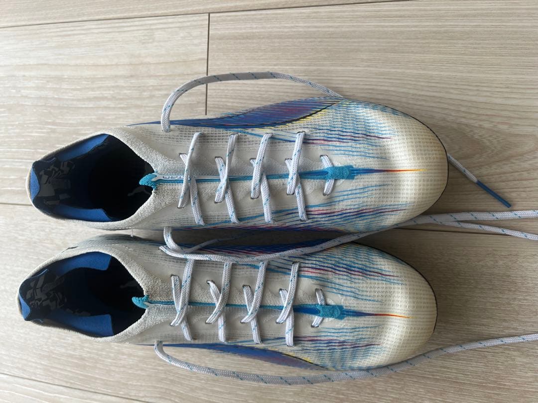 お値下げ１回履き美品ウルトラ 5 カーボン Puma スパイク22.5
