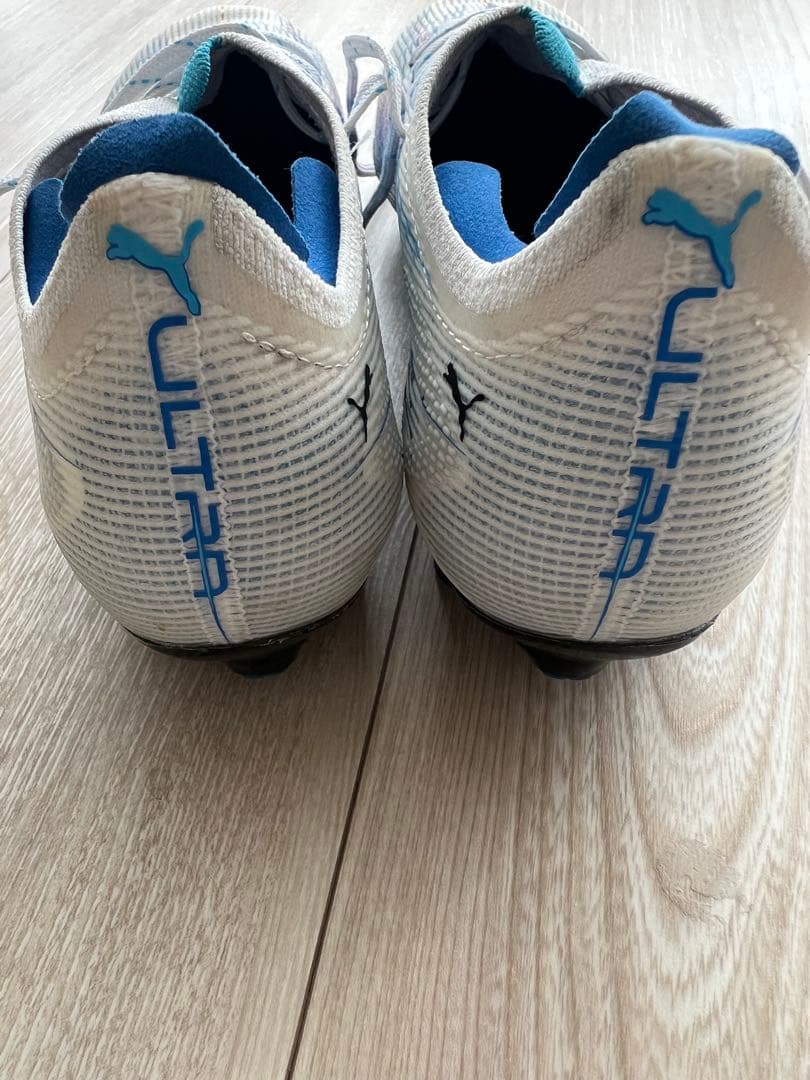 お値下げ１回履き美品ウルトラ 5 カーボン Puma スパイク22.5