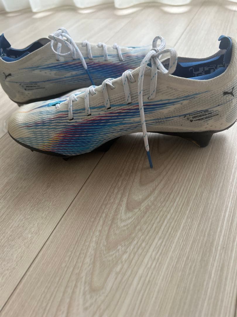 お値下げ１回履き美品ウルトラ 5 カーボン Puma スパイク22.5