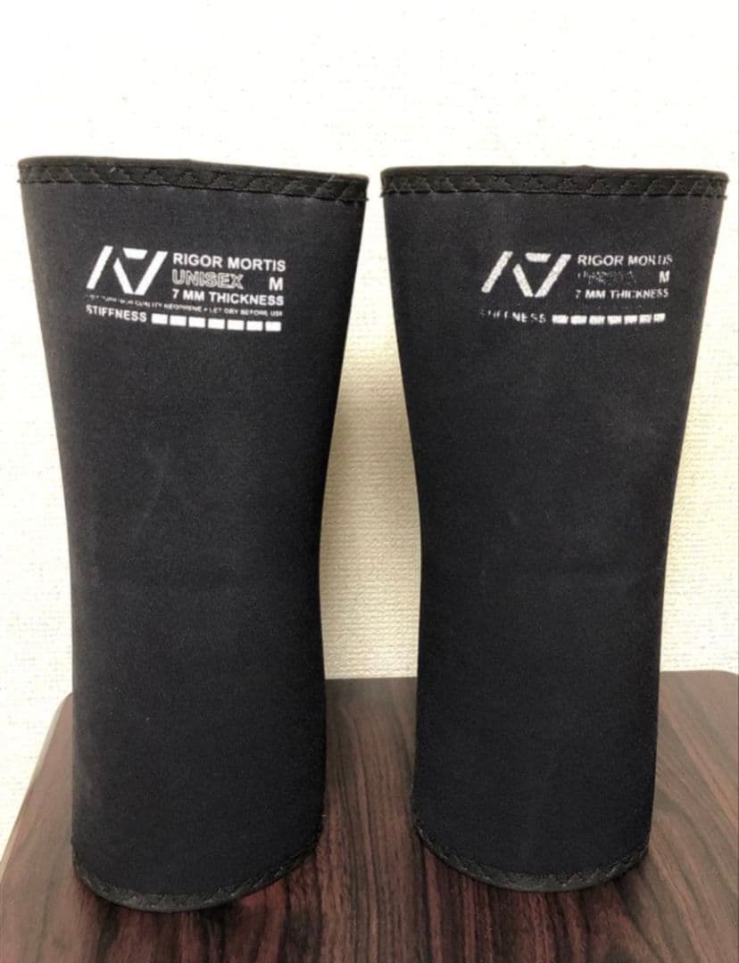 A7 ニースリーブ　RIGOR MORTIS Mサイズ 7mm厚