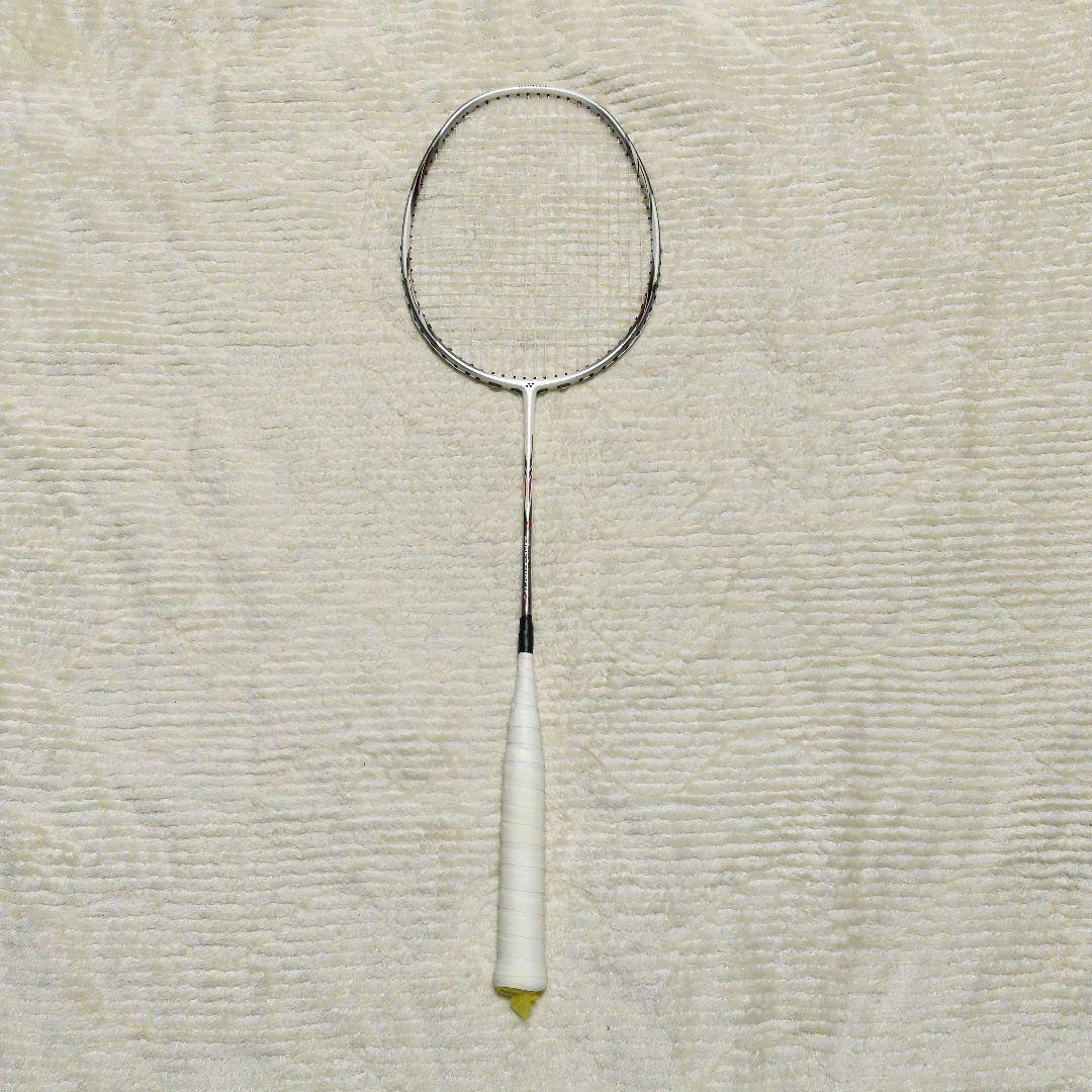 Yonex バドミントンラケット ホワイト