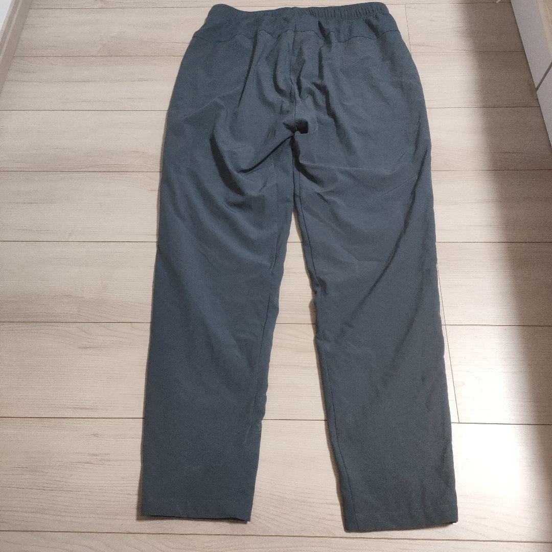 Under Armour グレー ジャージパンツ　XL