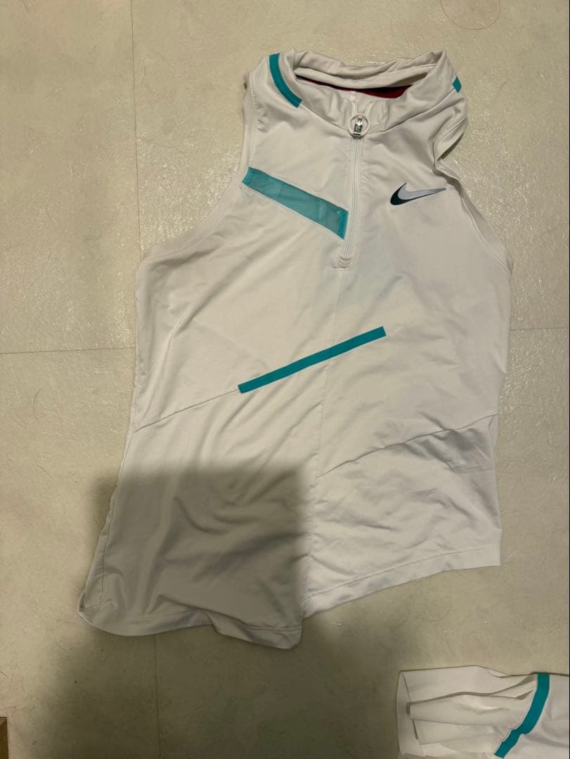 【新品未使用】Nike テニスドレス ホワイト・ターコイズ