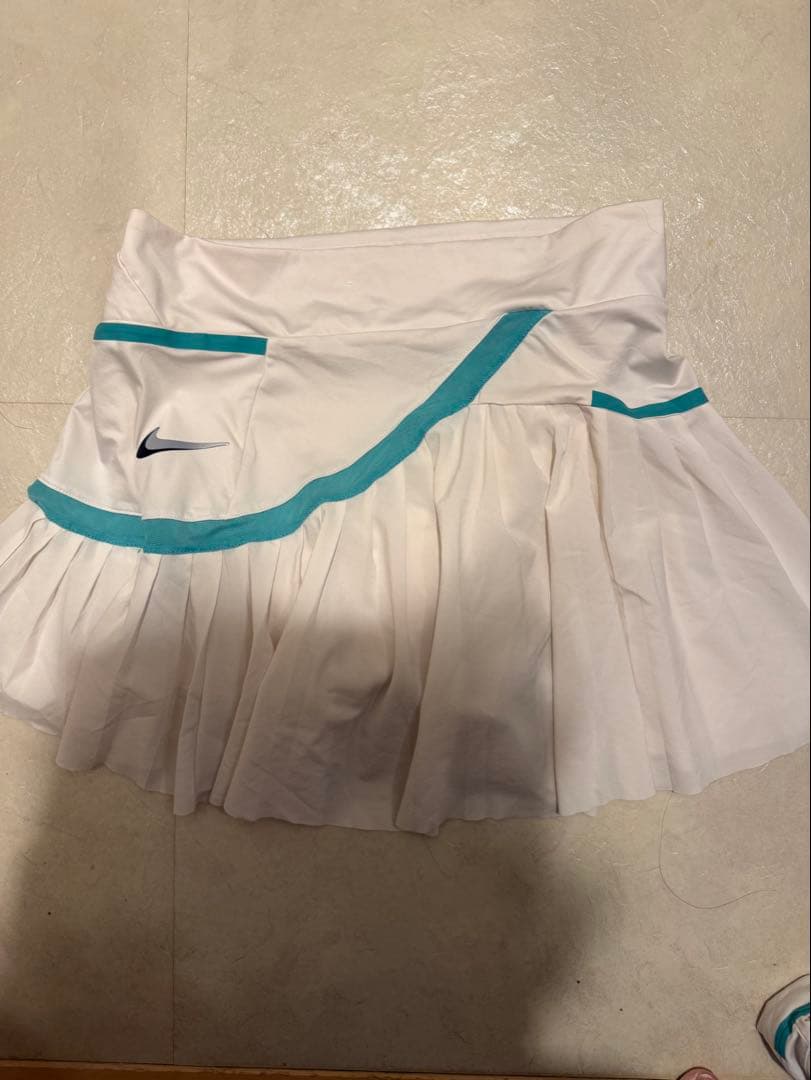 【新品未使用】Nike テニスドレス ホワイト・ターコイズ