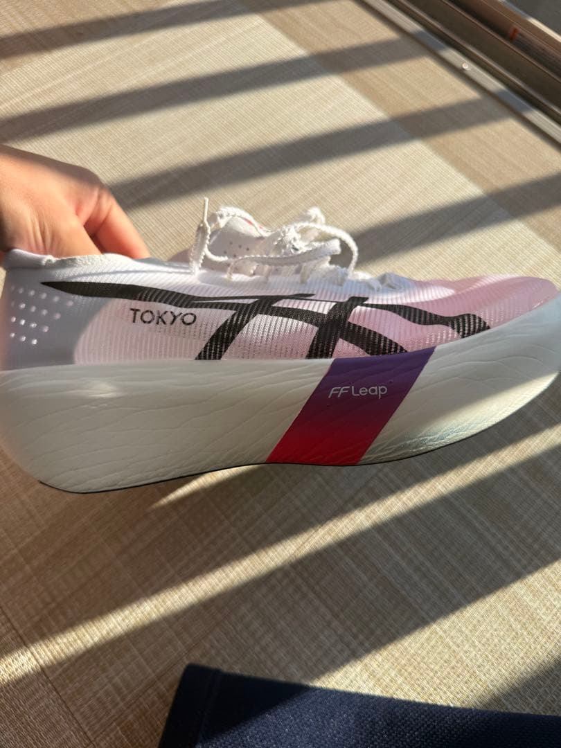 ASICS メタスピードレイ