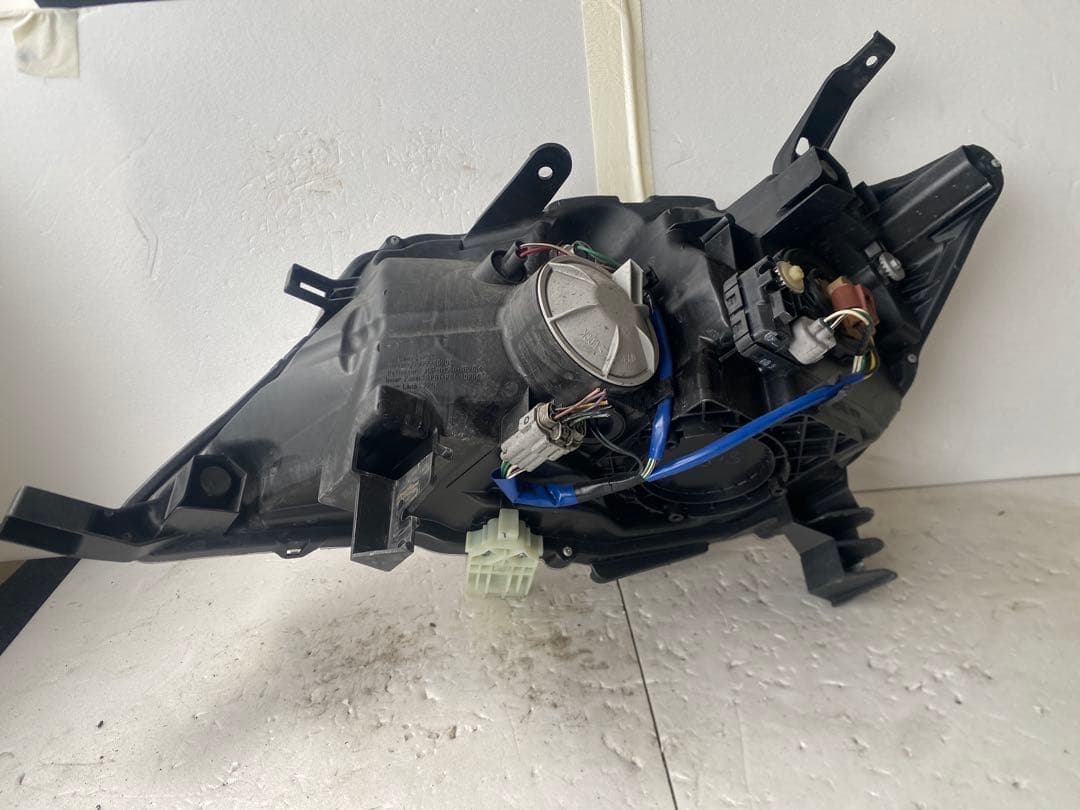 日産 セレナ C26 前期 純正ヘッドライト 左右セット ハロゲン 中古