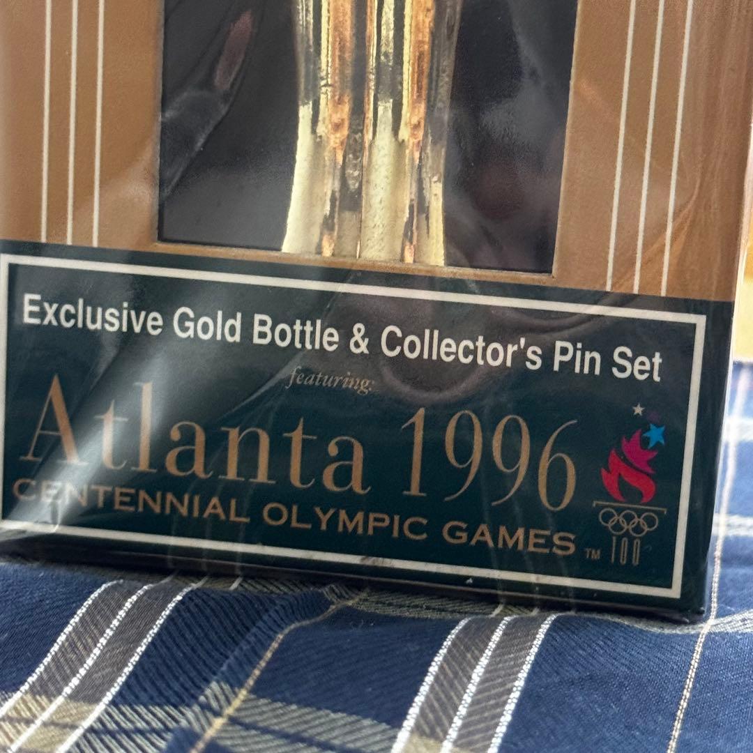 【極美品】1996年アトランタ五輪 100周年記念 ゴールドボトル＆ピンバッジ