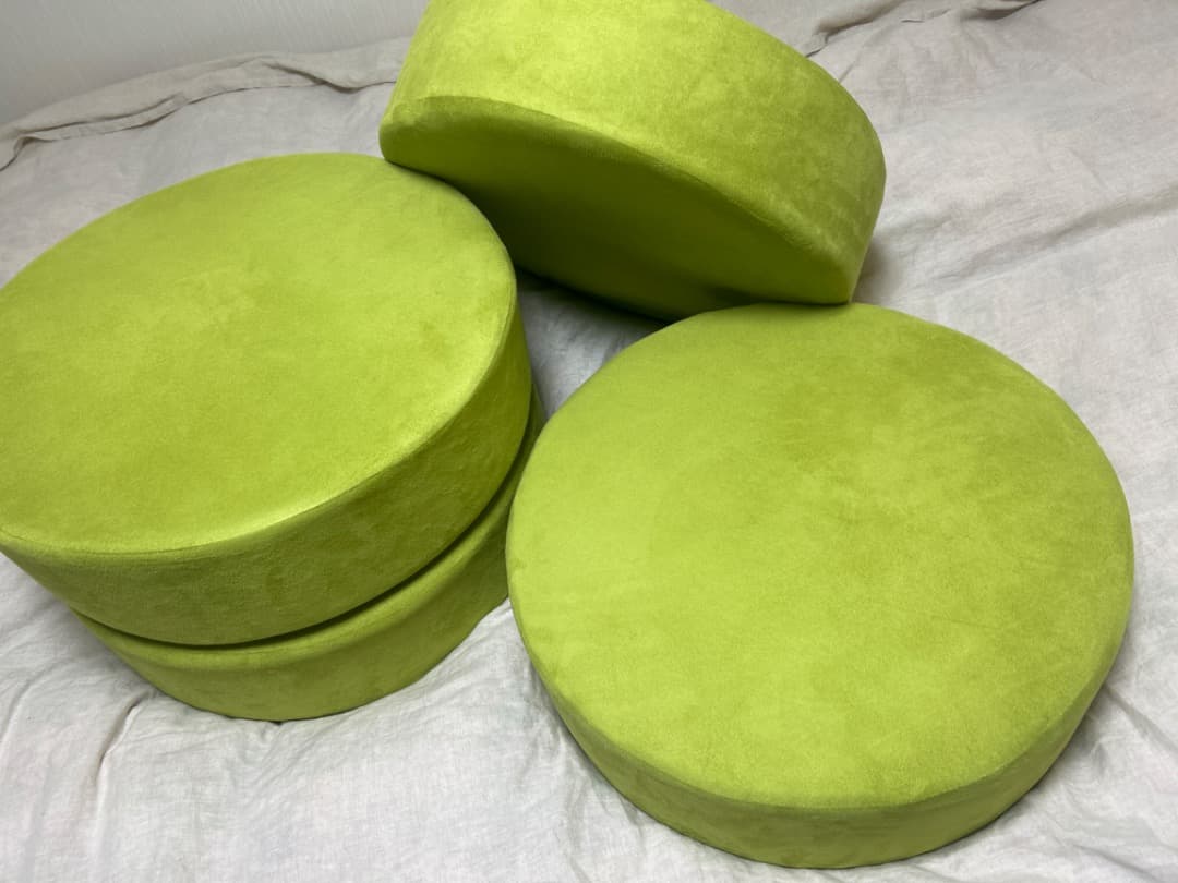 クッション　緑
