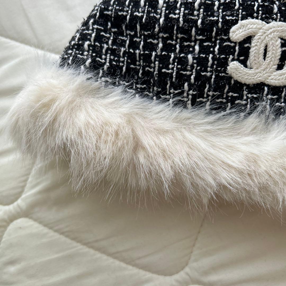Chanel ノベルティ　ツイード帽子 ファー付き　新品未使用！