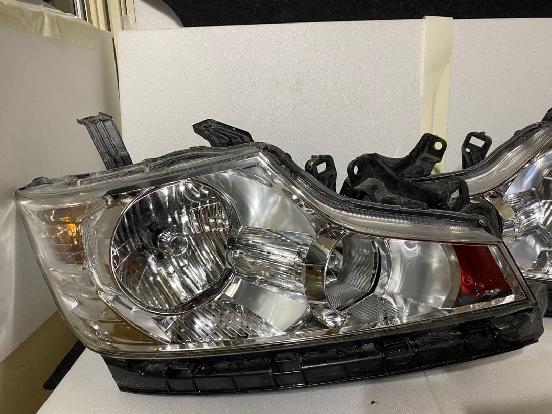ホンダ ステップワゴン 純正HIDヘッドライト 左右セット