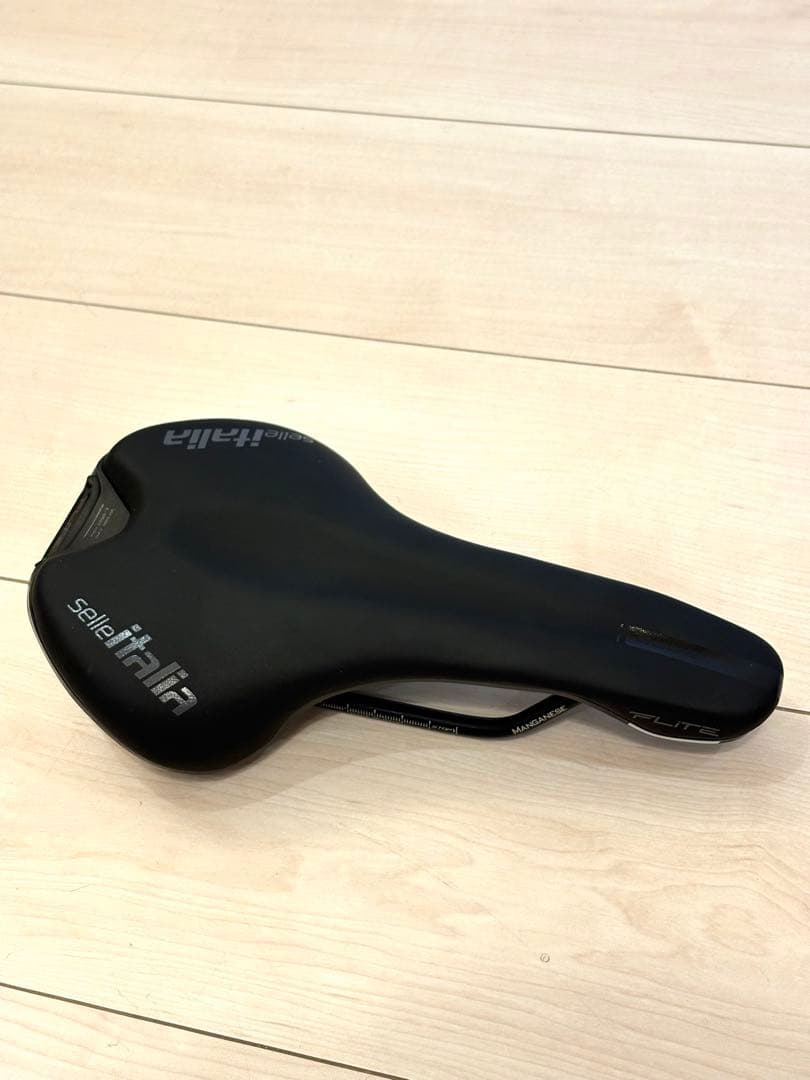 美品 Selle Italia FLITE BOOST ショートサドル