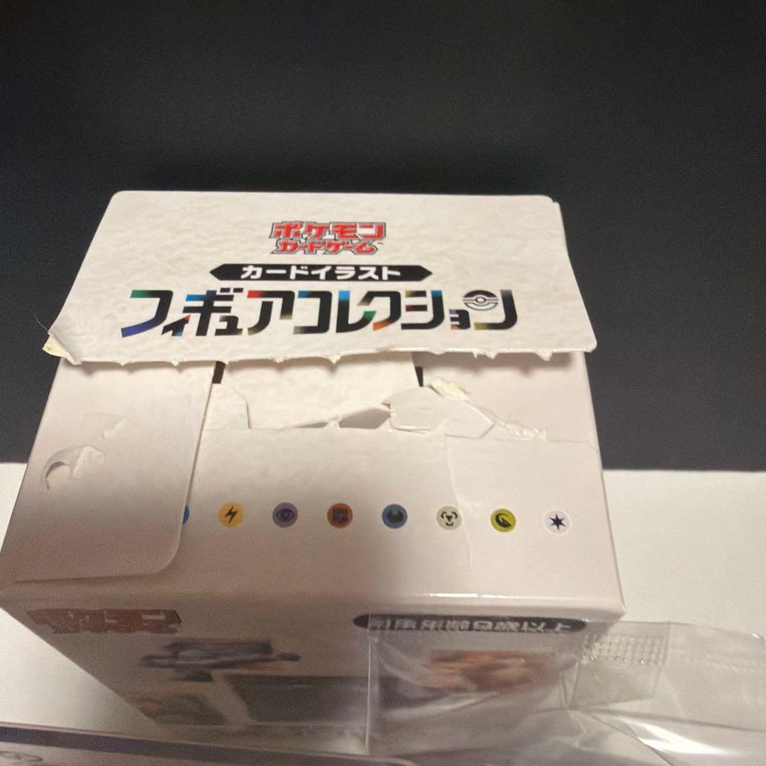 ゴーリキーフィギュアとポケモンカードセット