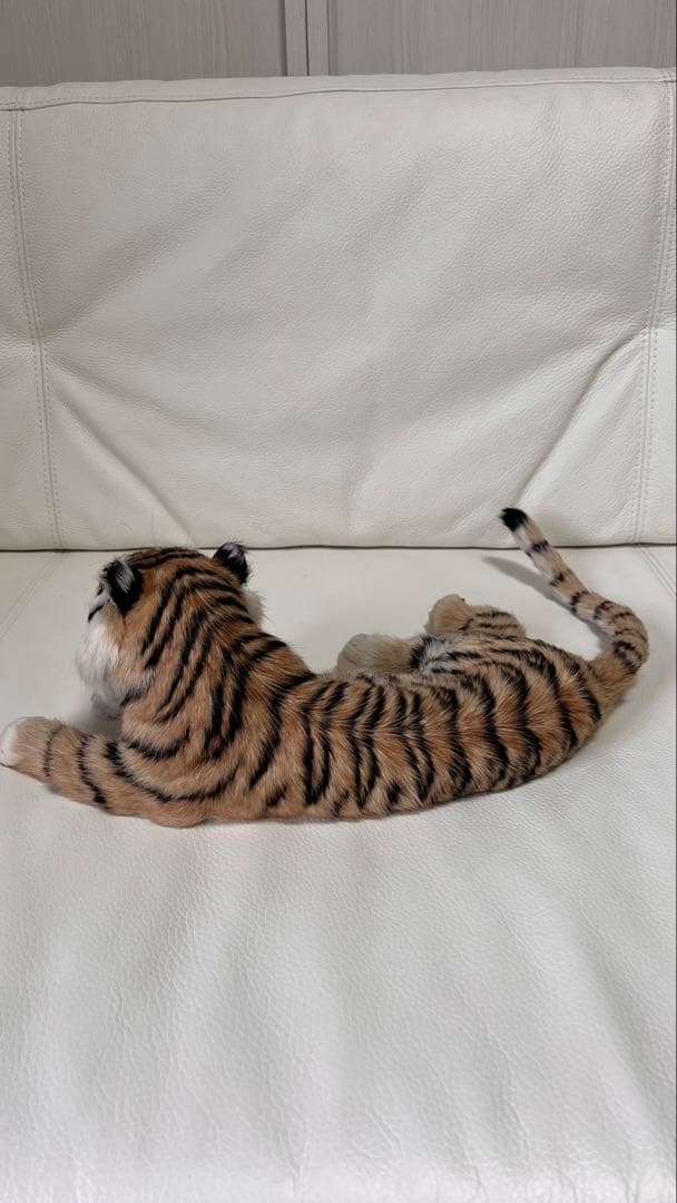 リアルなトラのぬいぐるみ 約60cm