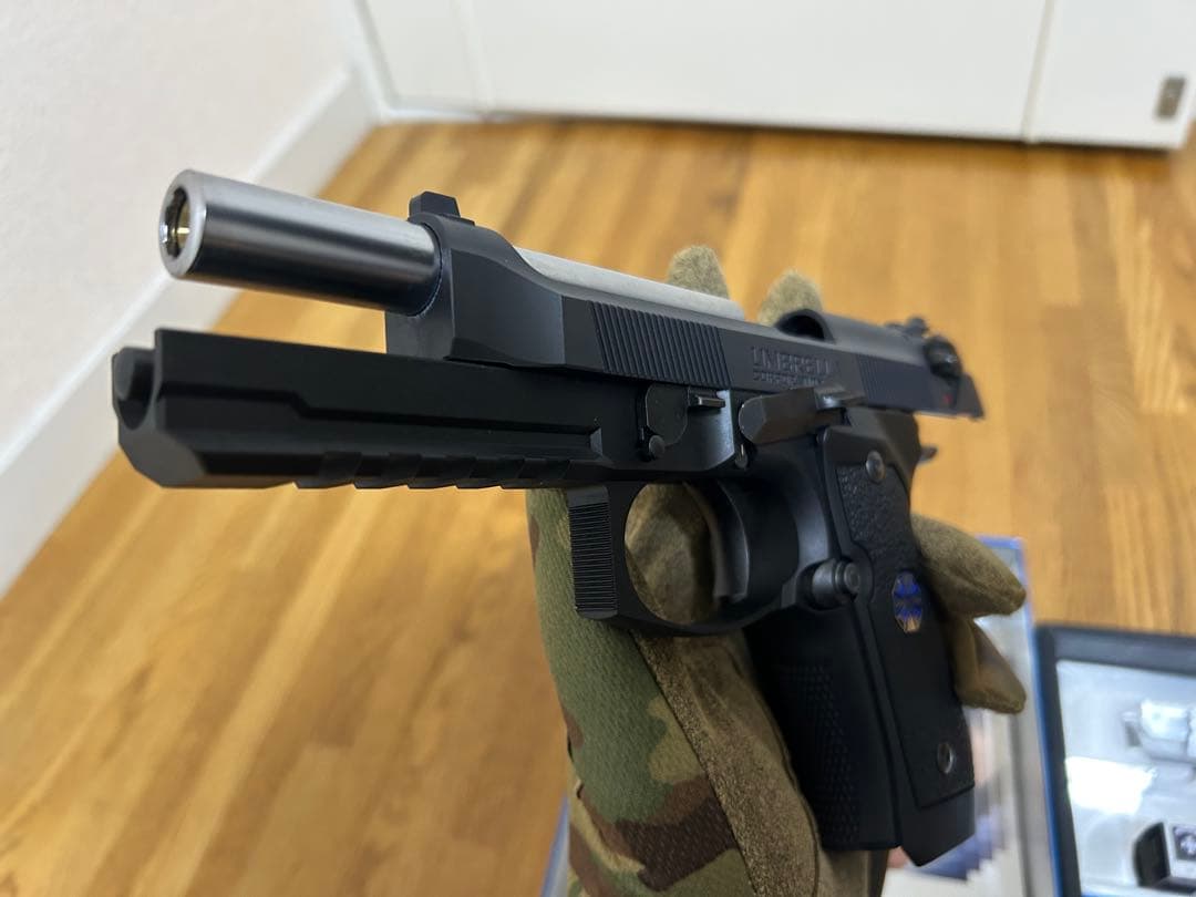 UMBELLA CORPORATION AMW 01P ガスガン