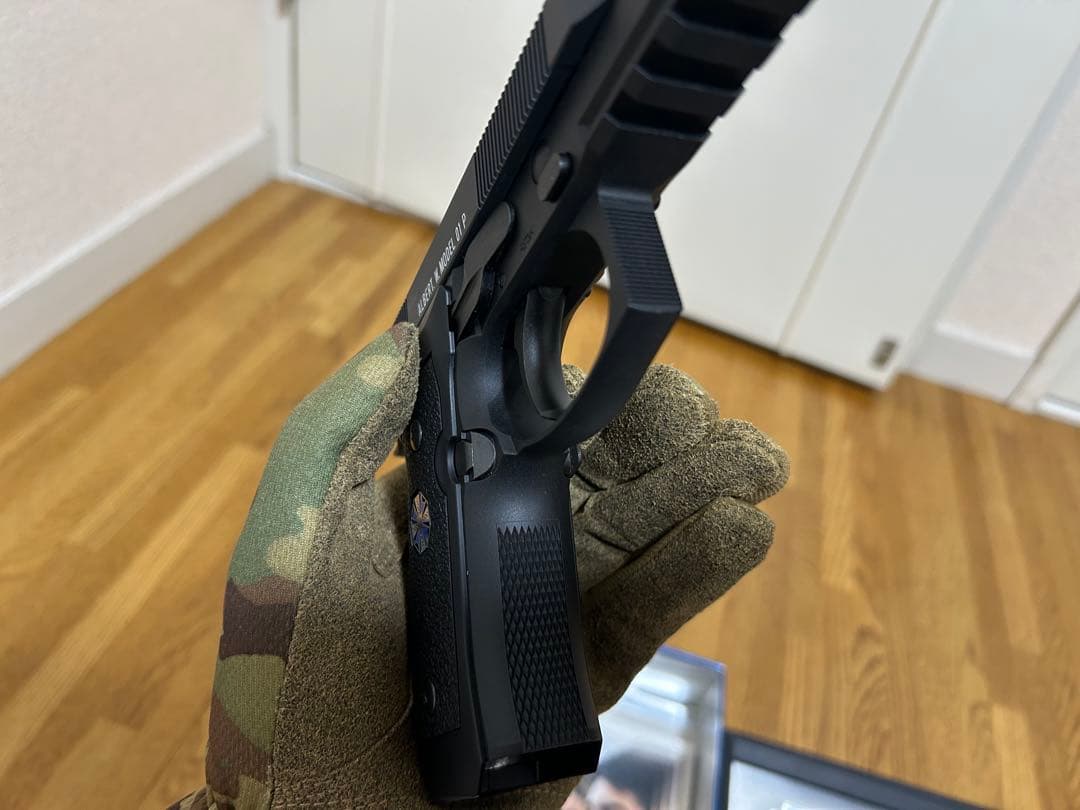 UMBELLA CORPORATION AMW 01P ガスガン