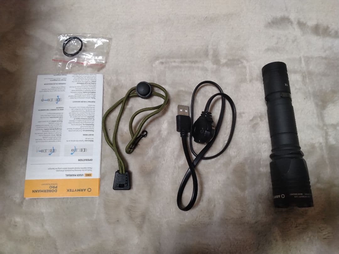 Armytek DOBERMANN PRO 懐中電灯