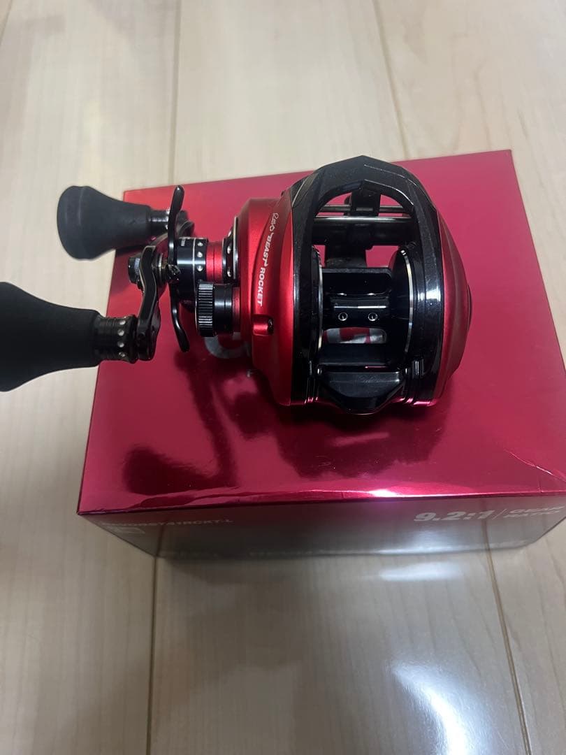 REVO BEAST ROCKET ベイトリール