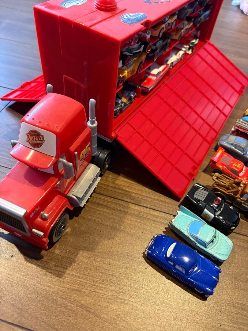大量　44体Cars Lightning McQueen ミニカーセット