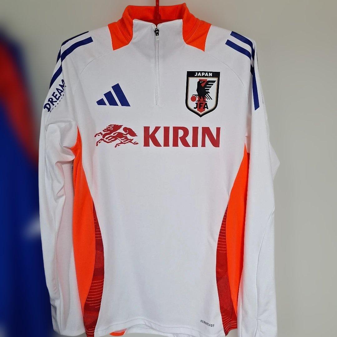 ふ*ー様 ほぼ新品！　adidas　日本代表 トレーニングウェア　2024年モデ