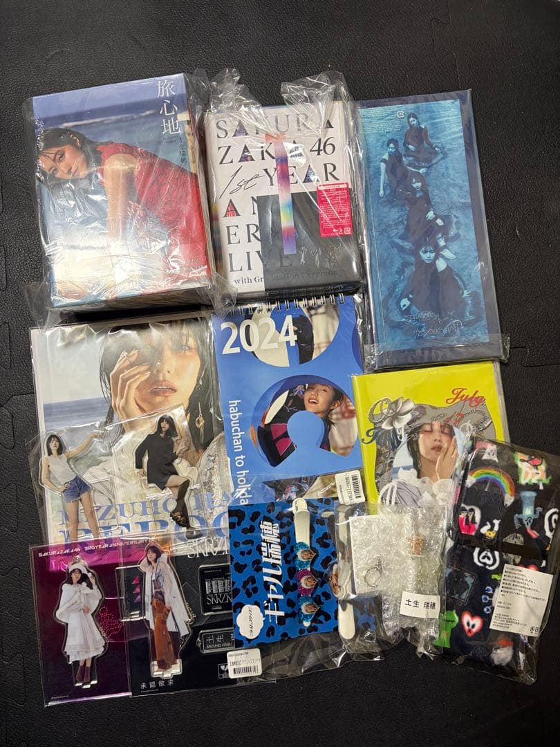 【3月限定出品】 櫻坂46　グッズまとめ　サイン数点あり