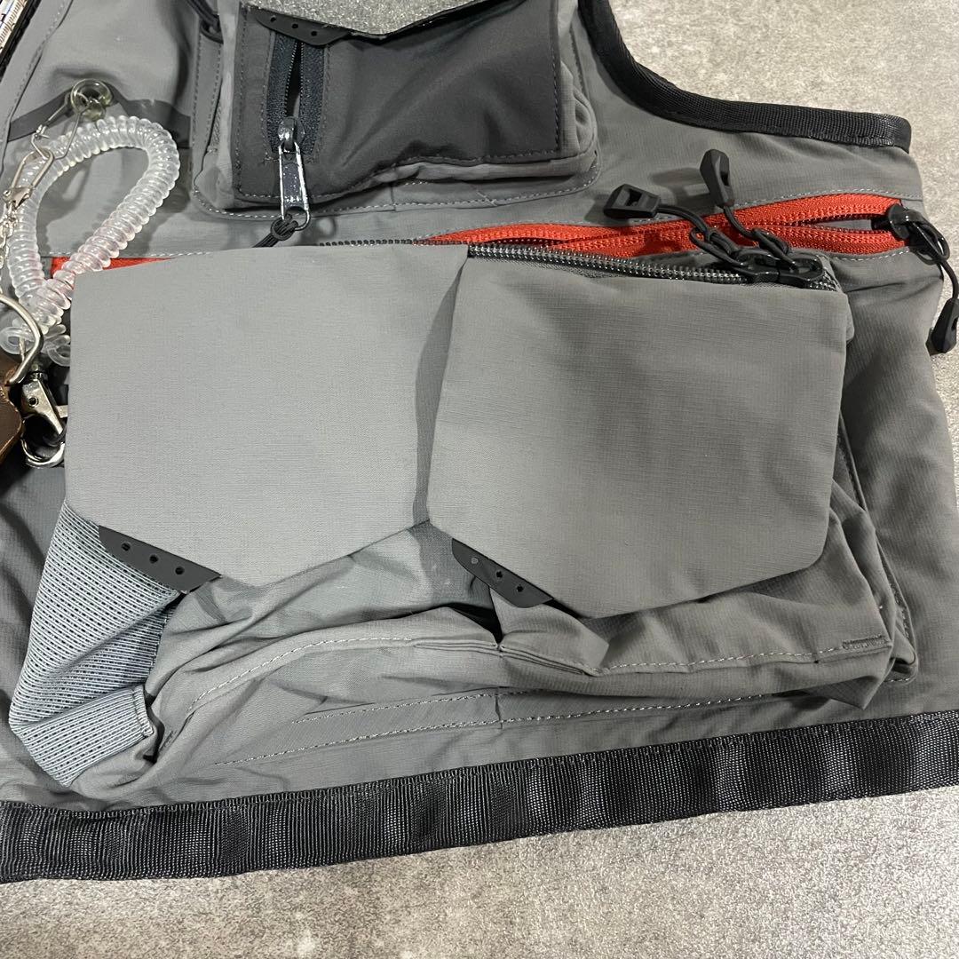 【美品】SIMMS フィッシッングベスト シムス 渓流 フライ サイズL ベスト