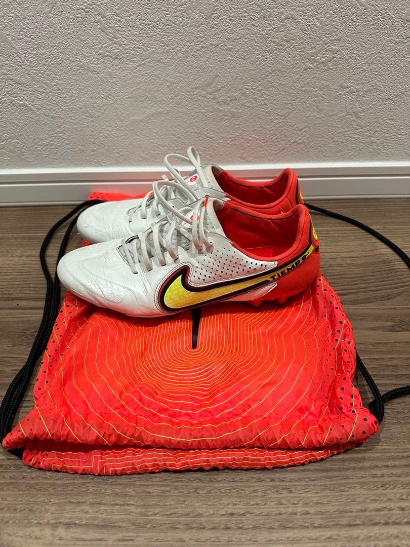 Nike サッカーシューズ TIEMPO FG 収納バッグ付き