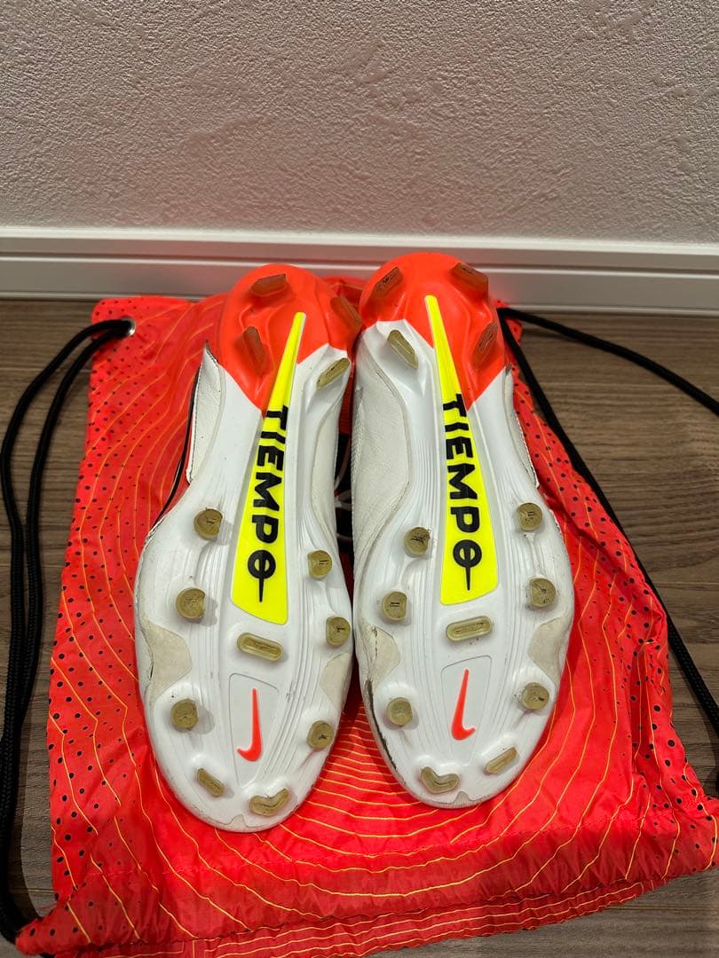 Nike サッカーシューズ TIEMPO FG 収納バッグ付き
