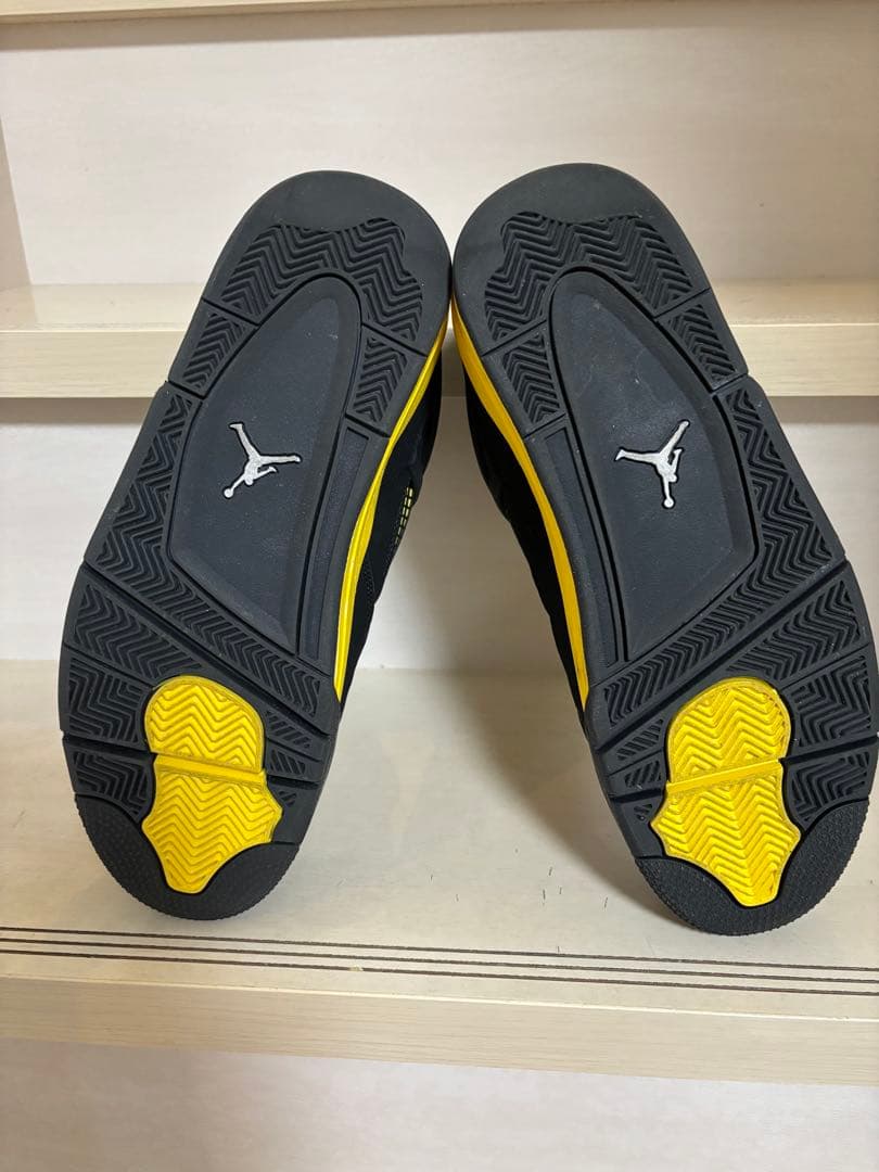 【こしろ】NIKE AIR JORDAN4 RETRO サンダー　箱あり